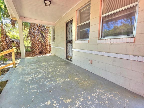 3rd image of 916 W 25th St