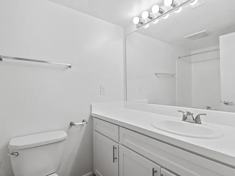 Fairway Apartments — Photo 5