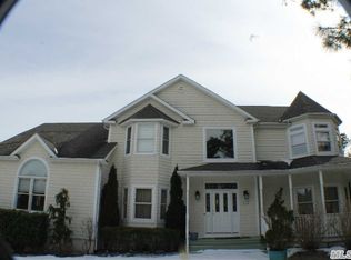 137 Maggie Dr, East Quogue, NY 11942
