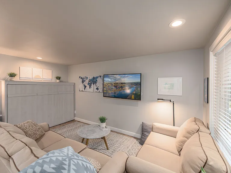 1439 NW Juniper St #12 — Photo 6