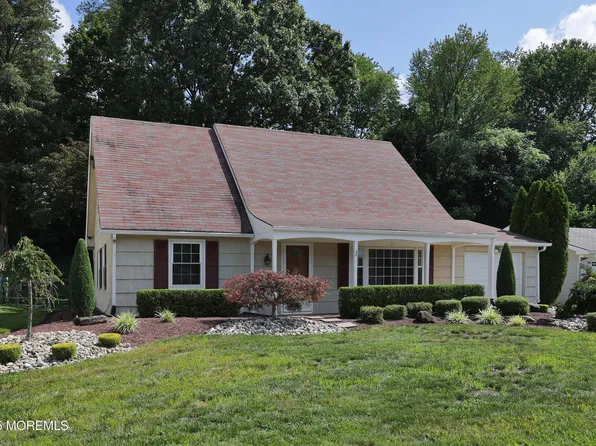 30 Oxford Lane, Aberdeen, NJ 07747