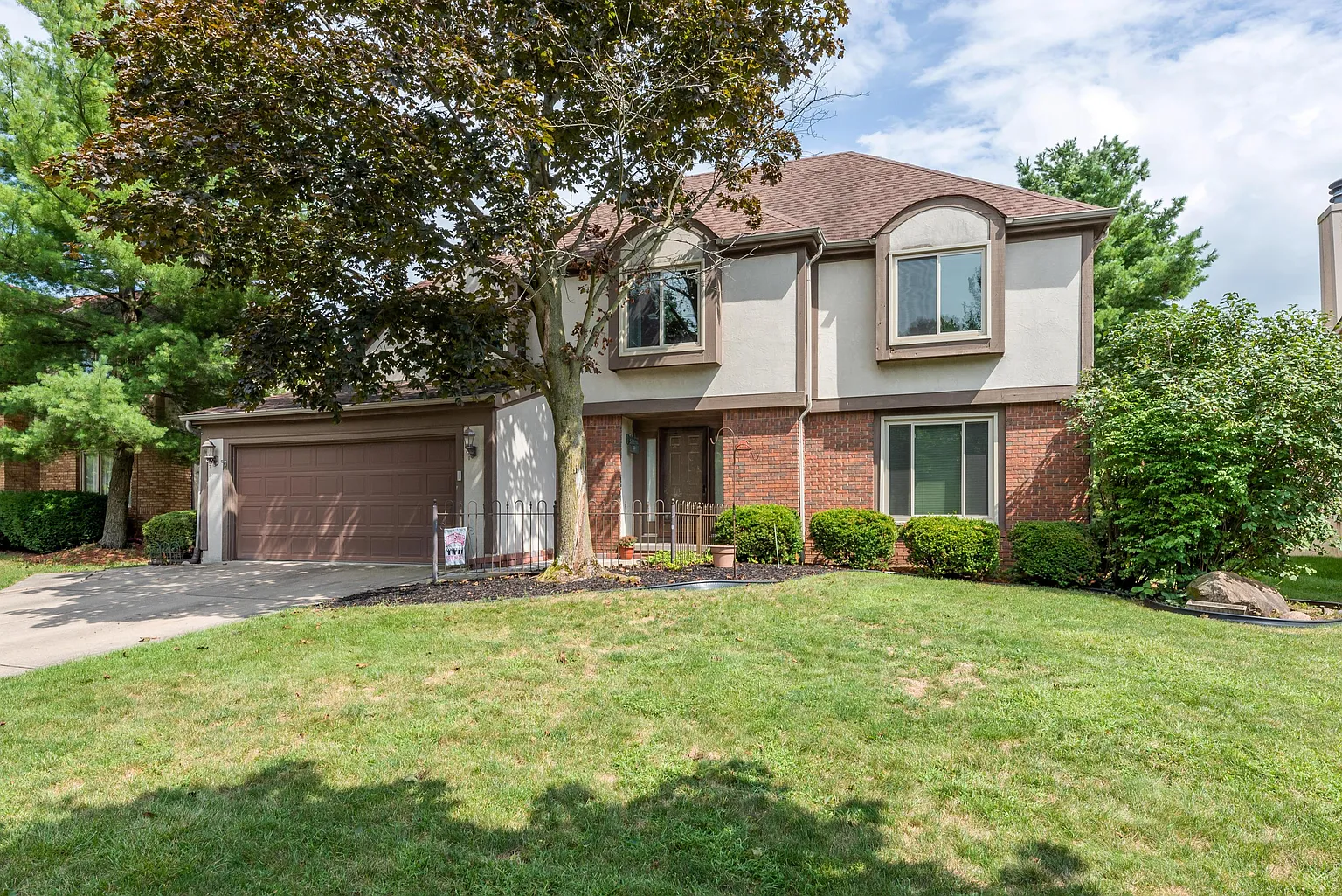 484 Olde Mill Dr photo 1