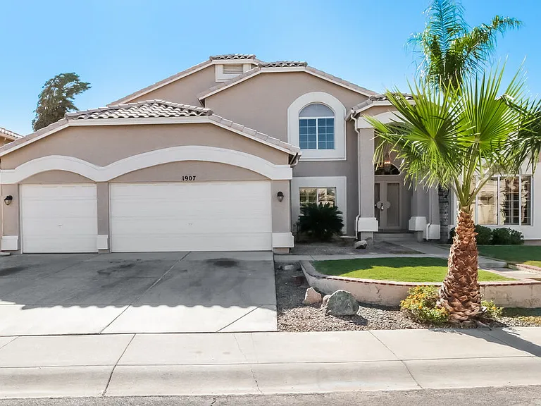 1907 W Pinon Ct — Photo 1