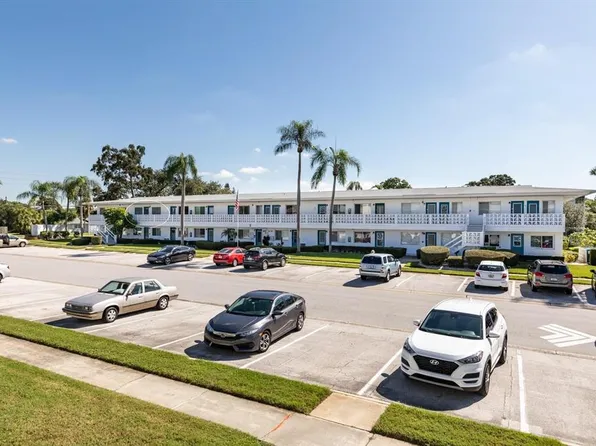 8555 112th St APT 209, Seminole, FL 33772