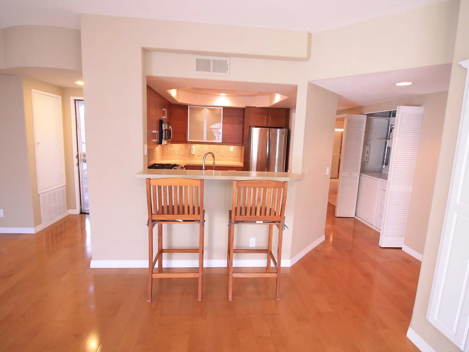 2 bed, 1359 sqft, $3,695 — Photo 4