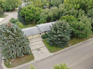 1505 E 3rd St, Redfield, SD 57469