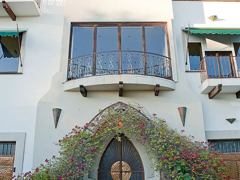 6925 Los Tilos Rd — Photo 31