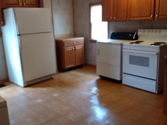 2nd image of 437 Carrollton Ave