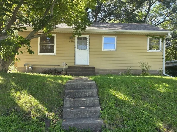 2324 N Sturdevant St, Davenport, IA 52804