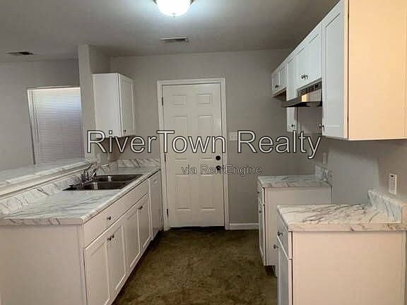 2nd image of 4432 Sunny View Dr