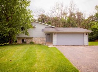 123 Drew Ct NE, Poplar Grove, IL 61065