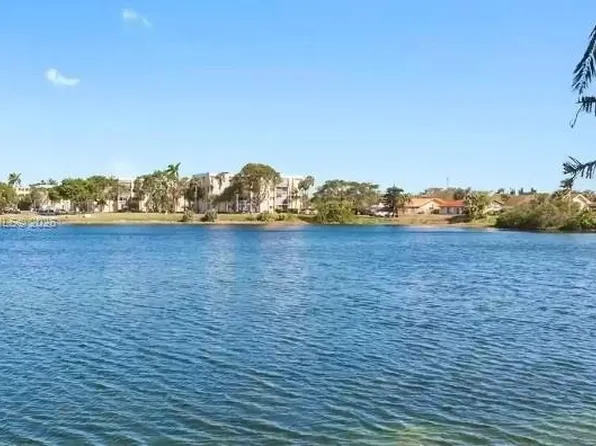 873 NE 195th St APT 308, Miami, FL 33179