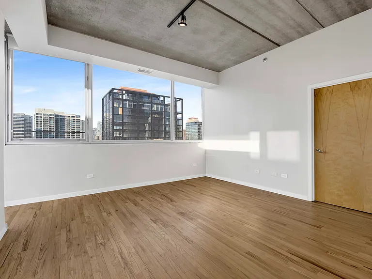 630 N Franklin St #1019 — Photo 11