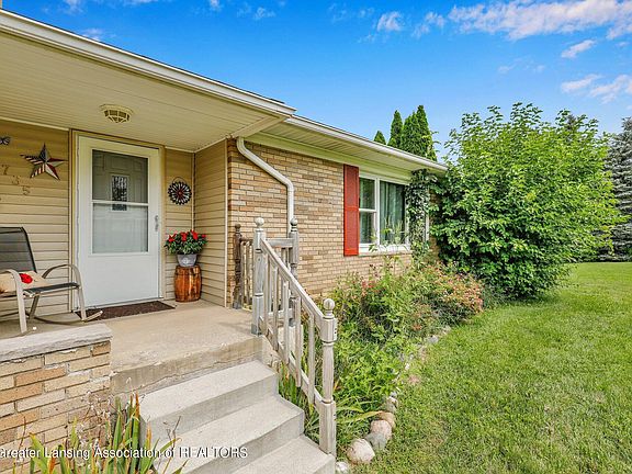 3rd image of 4735 Burt Ave
