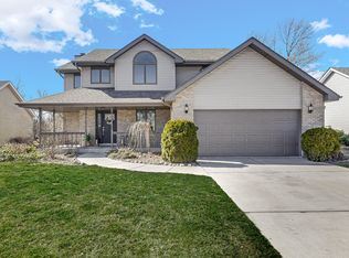 1850 Fishtorn Dr, Schererville, IN 46375