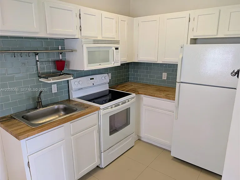 934 Michigan Ave #309 — Photo 6
