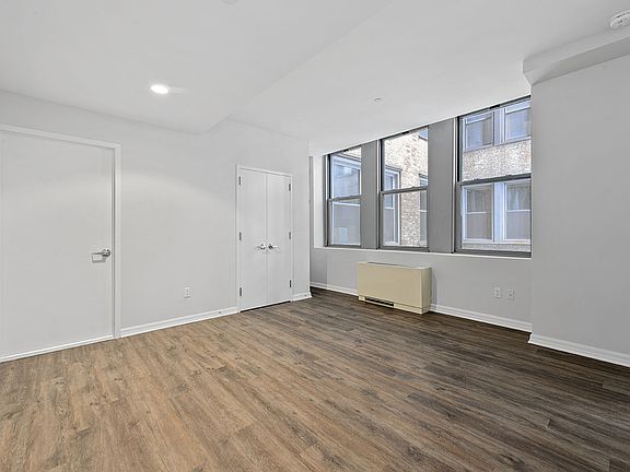 4th image of 15 Park Row APT 17K