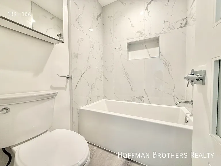 1315 N June St #117 — Photo 14