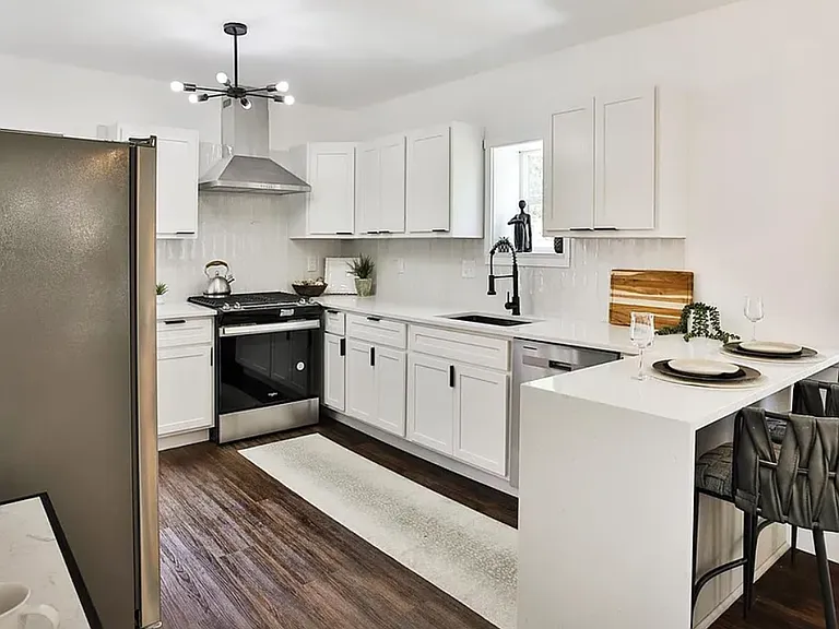 7640 Lynn Ave — Photo 5