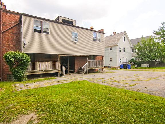 3rd image of 1514 W 116th St #1