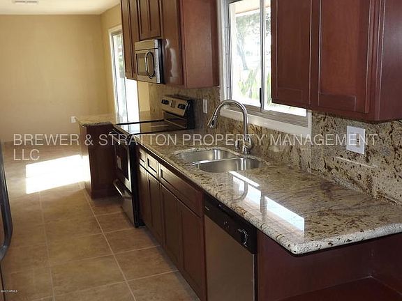 5th image of 17807 N Buntline Dr