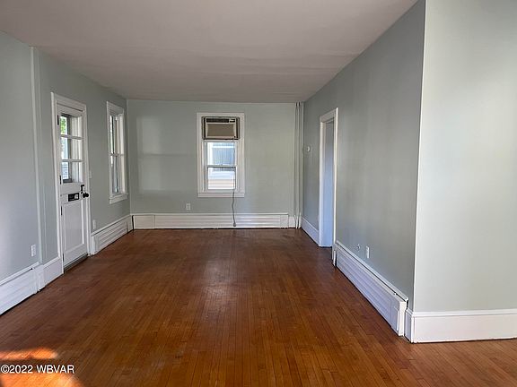 5th image of 21 E Mountain Ave S