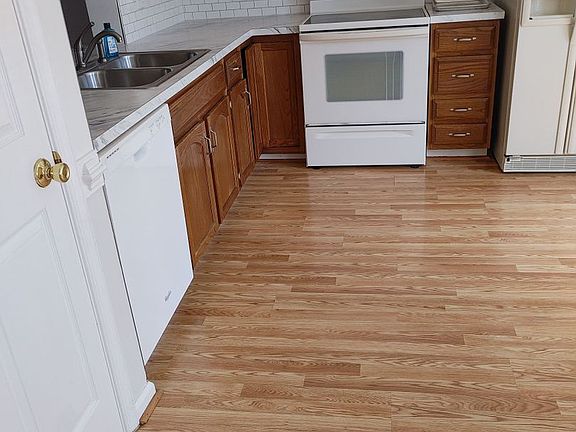 3rd image of 4734 Bay Quarter Ct