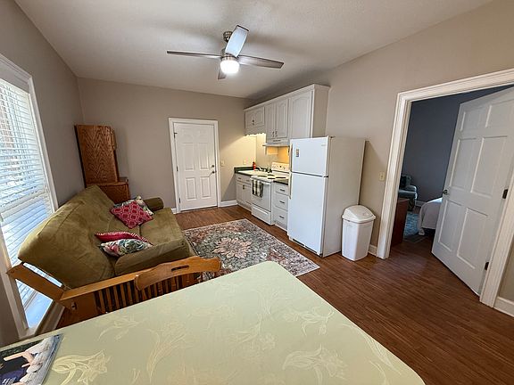 5th image of 164 Country Estates Blvd