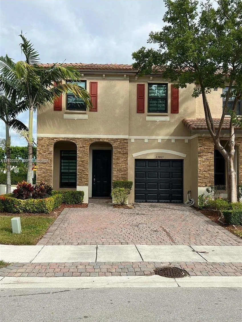 Silver Palm West Replat — Photo 1