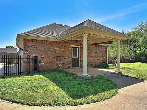 5th image of 126 Chrissa Dr