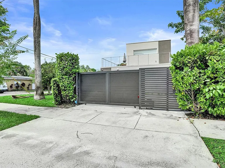 1601 NW 6th Ave — Photo 21