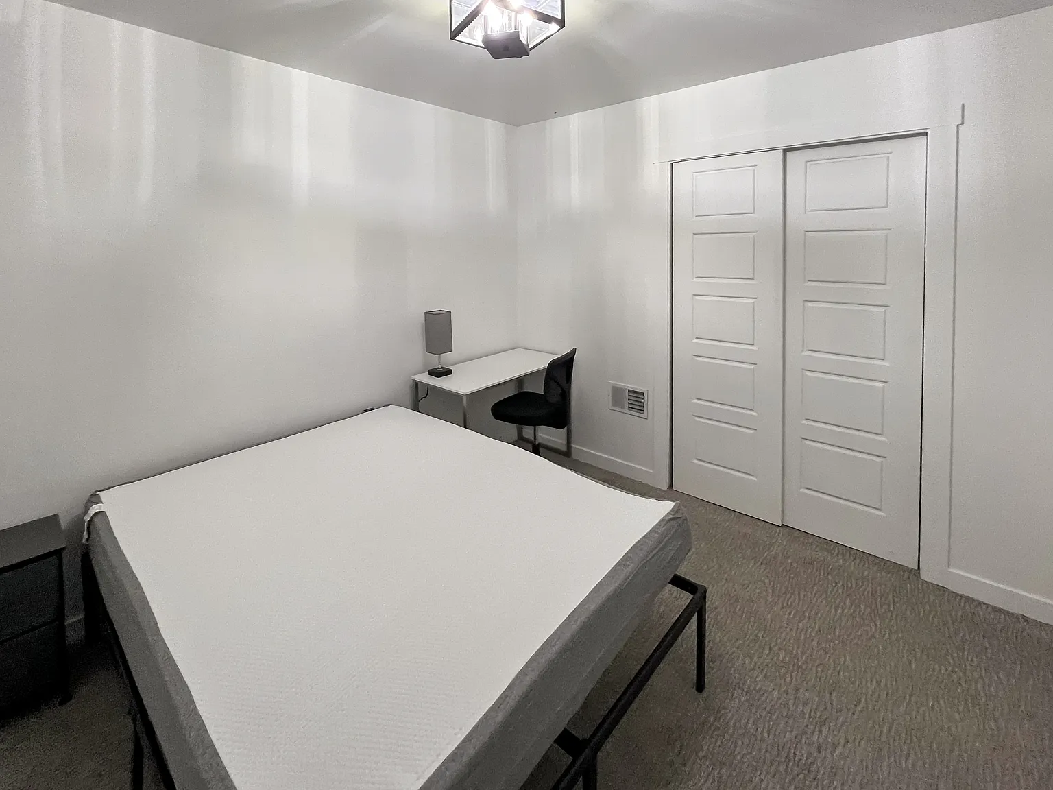 4 bed, 2.5 bath, 2780 sqft, $815 — Photo 2