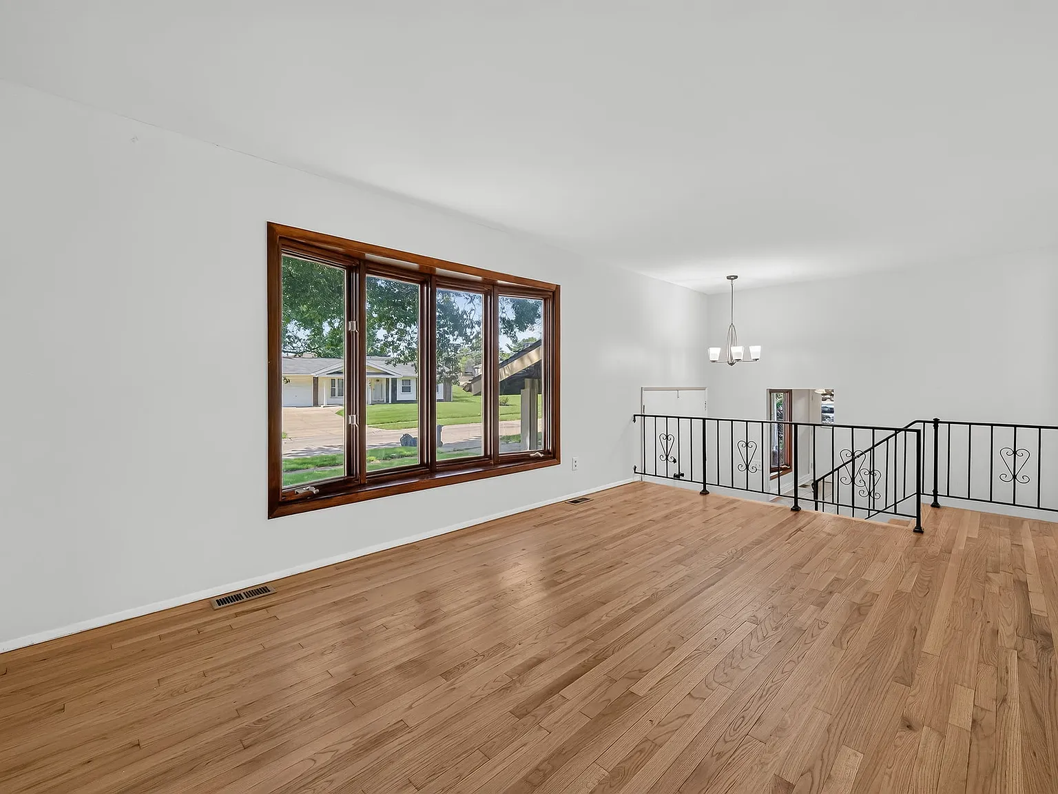 3 bed, 1.5 bath, 1040 sqft, $1,800 — Photo 4