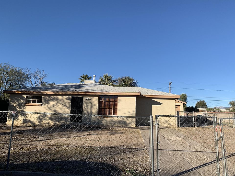 1st image of 926 W Calle De Casas Lindas