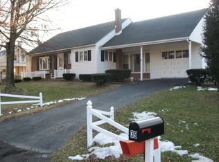 39 N Greenview Rd, Schuylkill Haven, PA 17972