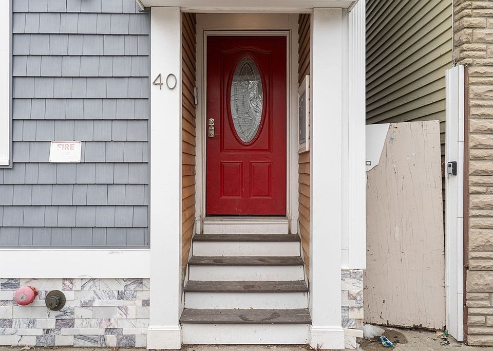 1st image of 40 Morris St APT 2