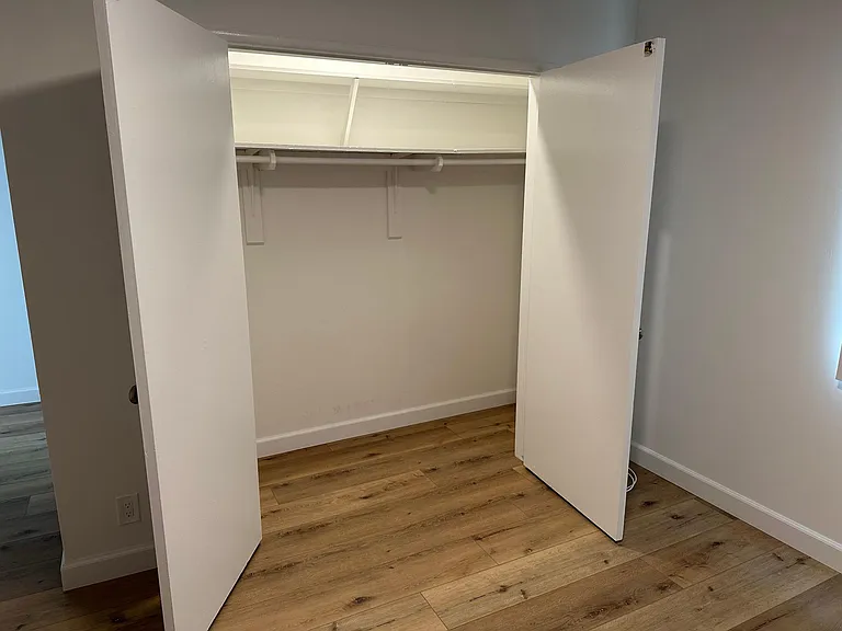 1328 Barry Ave #3 — Photo 5