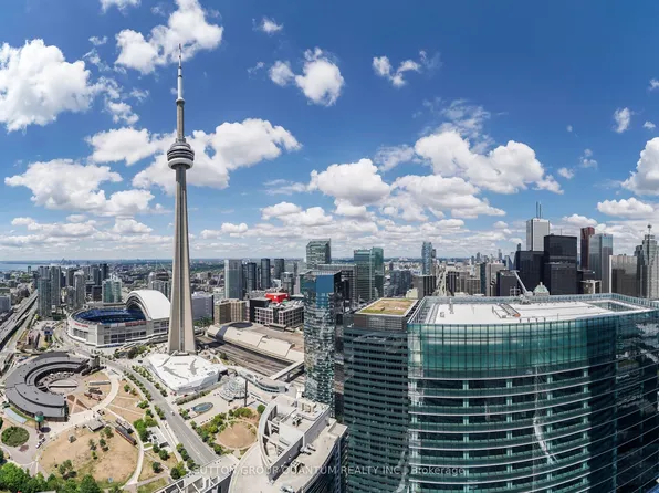 12 York St, Toronto, ON