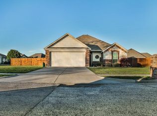 8901 Kiowa Dr, Greenville, TX 75402