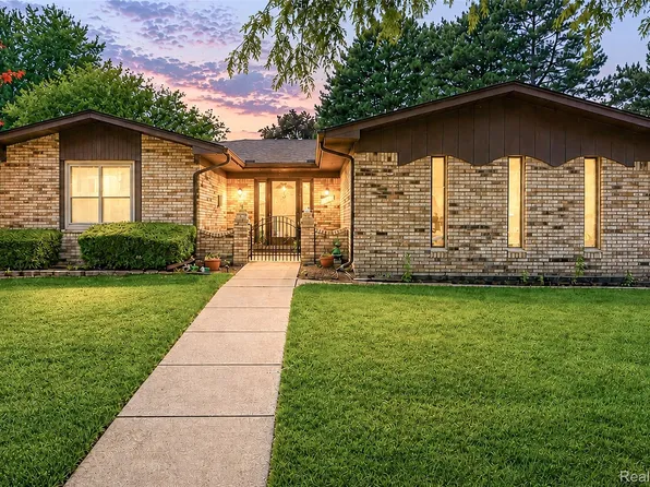 7339 Parkway Ct, Canton, MI 48187