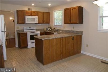2nd image of 5201 Pumphrey Dr
