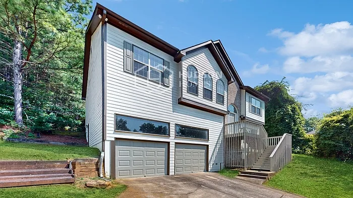 2620 McGuire Dr NW