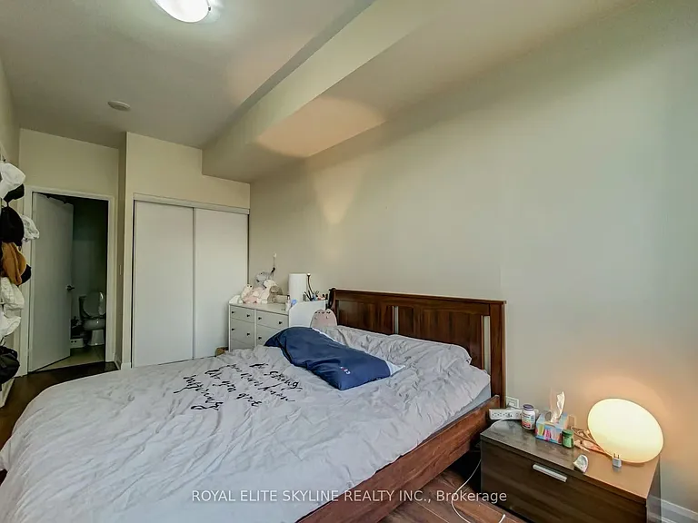 500 Sherbourne St #708 — Photo 4