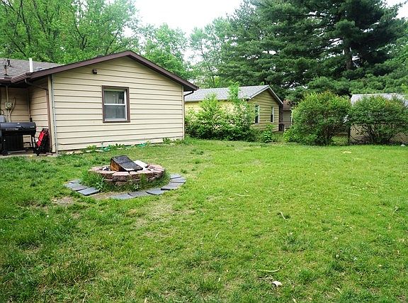3rd image of 2109 Lantern Hill Dr