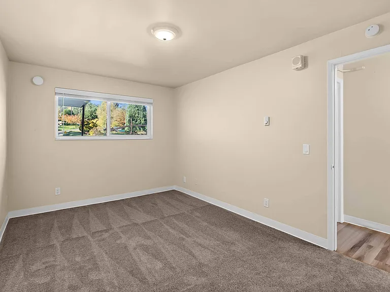 Bergen Apartments — Photo 17