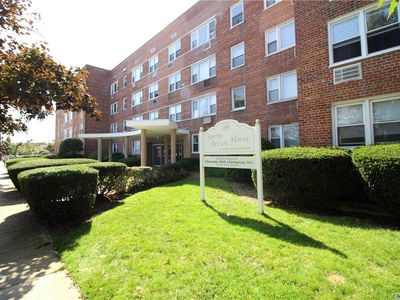 100 S Ocean Ave APT 2J, Freeport, NY, 11520