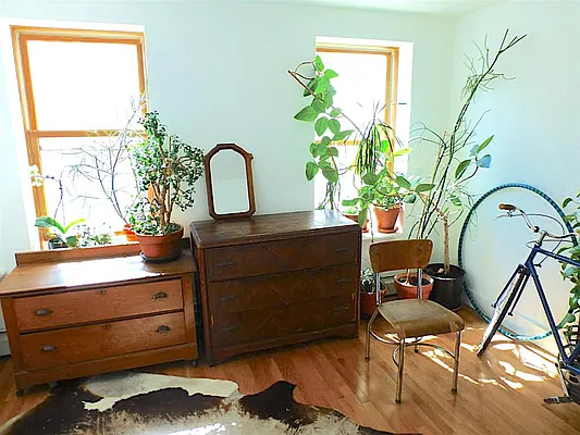 Rented by Compass | media 12