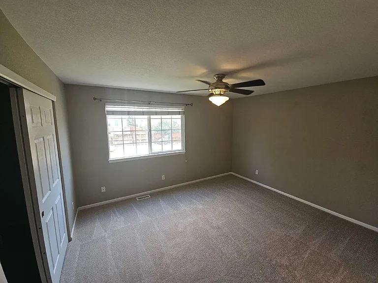 1124 W Mulberry Ln — Photo 18