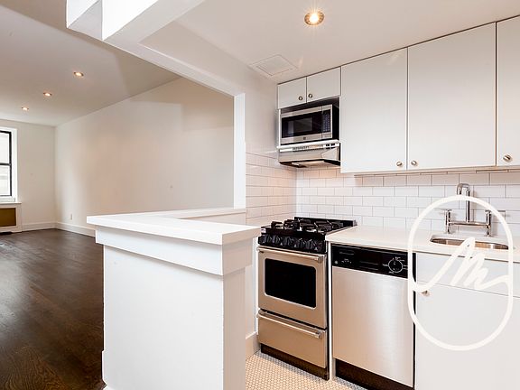 3rd image of 27 W 16th St APT 4G