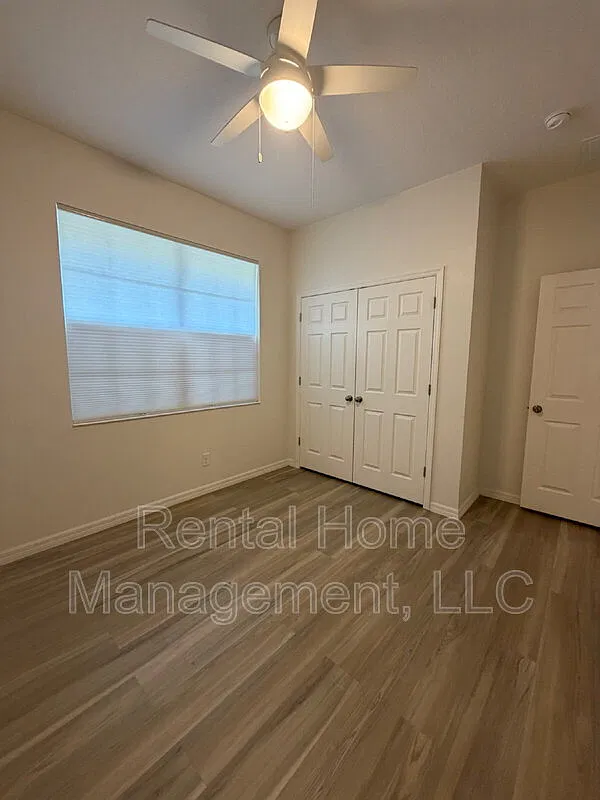4 bed, 2.0 bath, 1860 sqft, $2,250 — Photo 2
